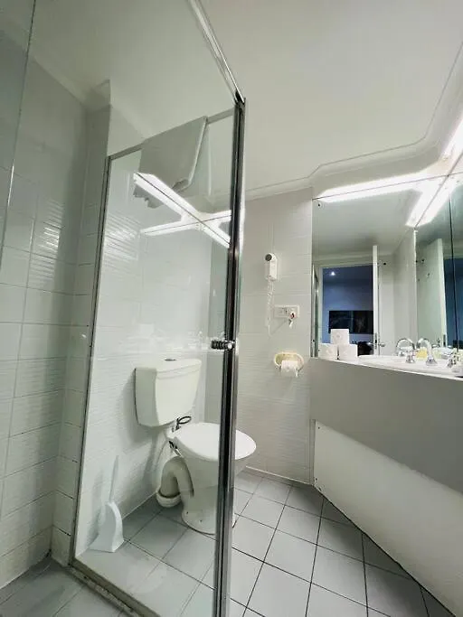 408 Lovely One Br Ex Hotel Ensuite Room In City Adelaide Australia